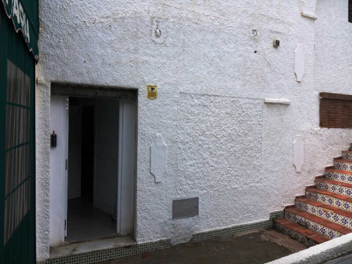 Commercial Premises for Rent in El Faro Area