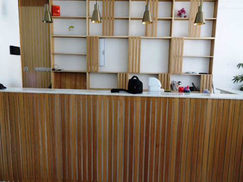 Commercial Premises for Rent in El Faro Area
