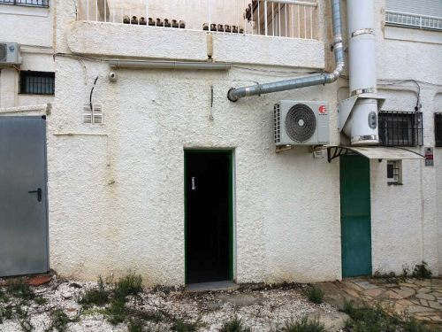 Commercial Premises for Rent in El Faro Area